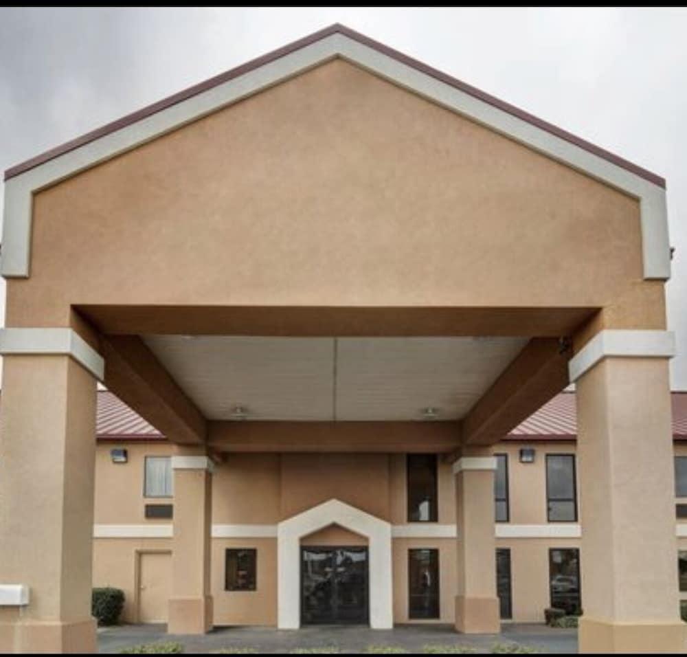Quality Inn & Suites Pine Bluff Ngoại thất bức ảnh