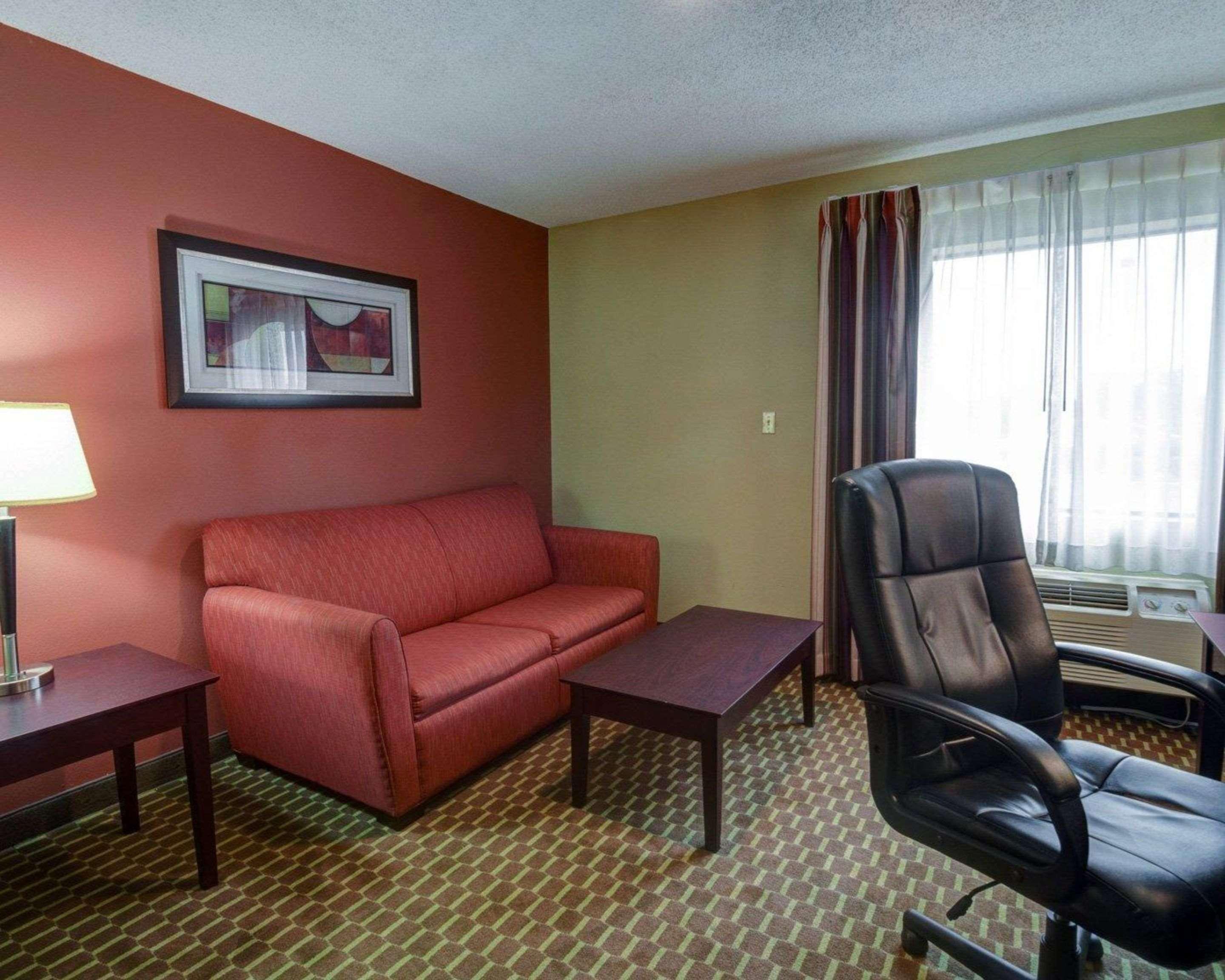 Quality Inn & Suites Pine Bluff Ngoại thất bức ảnh