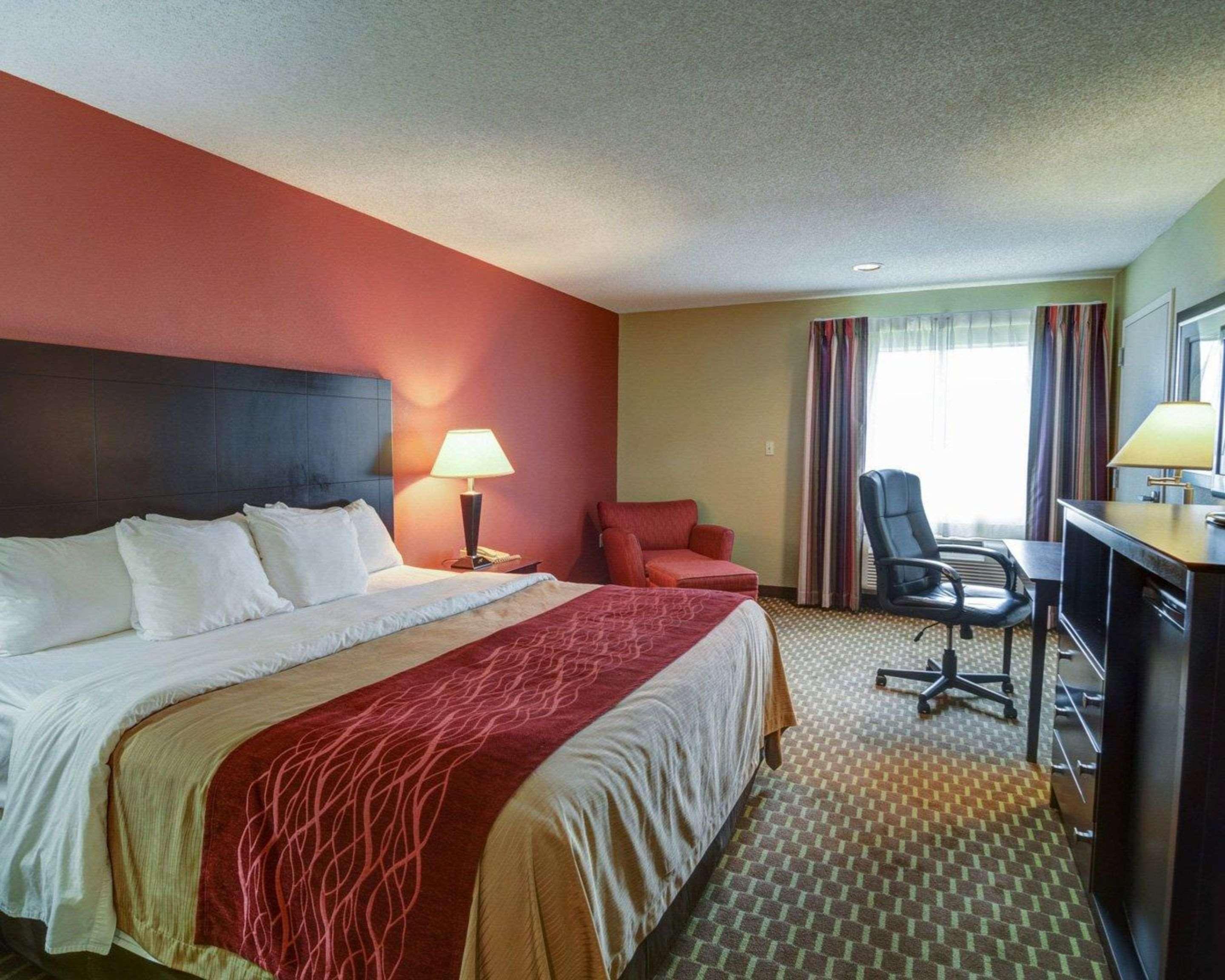 Quality Inn & Suites Pine Bluff Ngoại thất bức ảnh