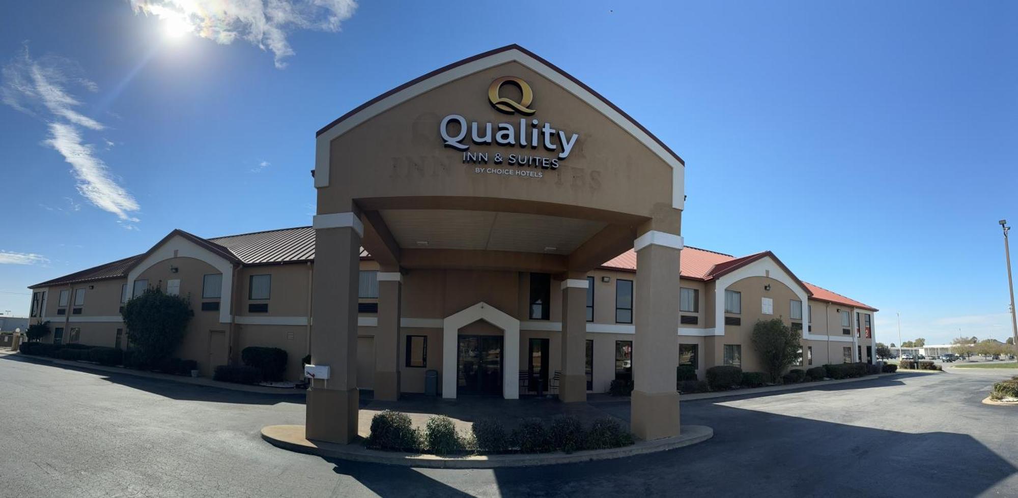 Quality Inn & Suites Pine Bluff Ngoại thất bức ảnh