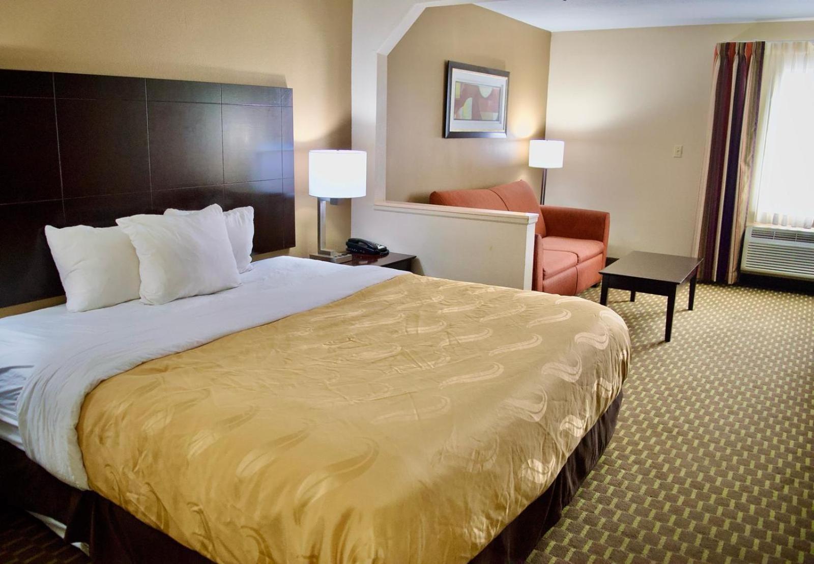 Quality Inn & Suites Pine Bluff Ngoại thất bức ảnh