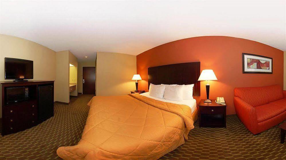 Quality Inn & Suites Pine Bluff Ngoại thất bức ảnh