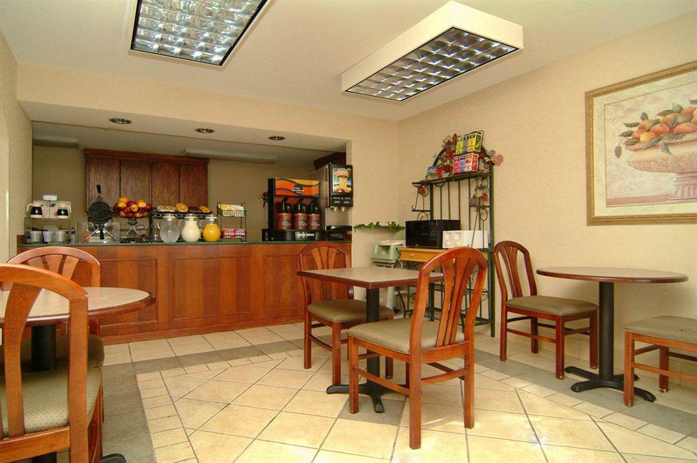 Quality Inn & Suites Pine Bluff Nhà hàng bức ảnh